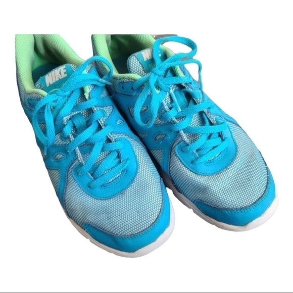 NIKE Blue and Neon Green Revolution 2 Running Shoes Size 5.5 Y - Picture 2 of 3